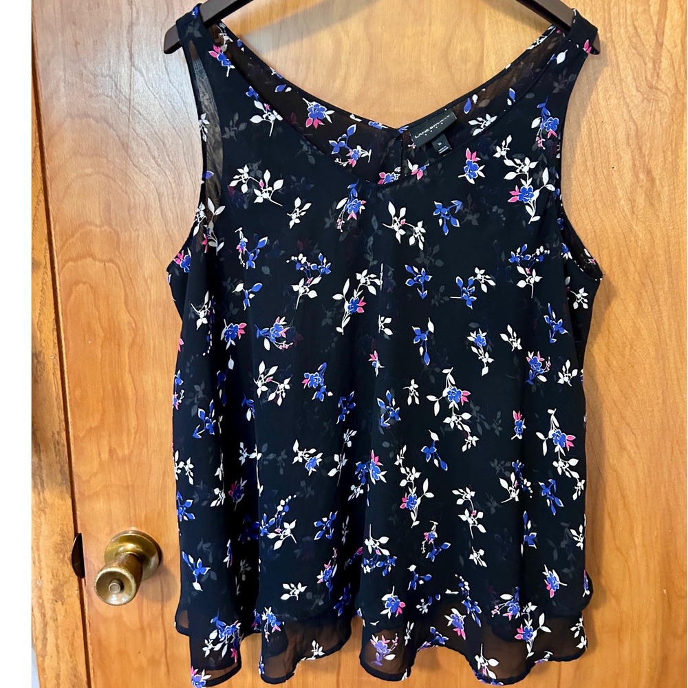 Lane Bryant Floral V-Neck Sleeveless Blouse Size 16 Black Blue Pink